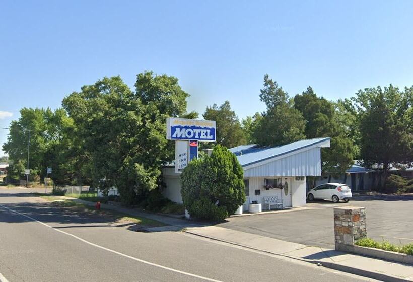 Majestic Rockies Motel