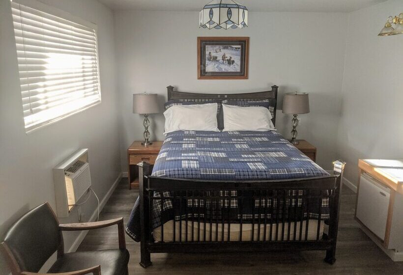 Majestic Rockies Motel