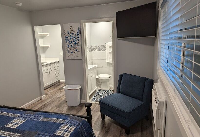 Majestic Rockies Motel