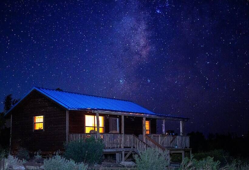 Mesquite Cabin With Hot Tub & Hill Country Views