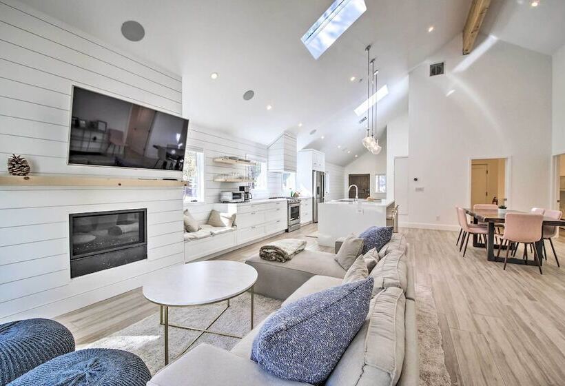 Half Mi To Big Bear Lake: Modern Home W/ Deck