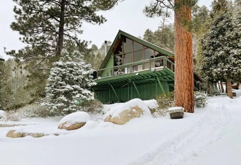 Moonlight Shores Lakefront