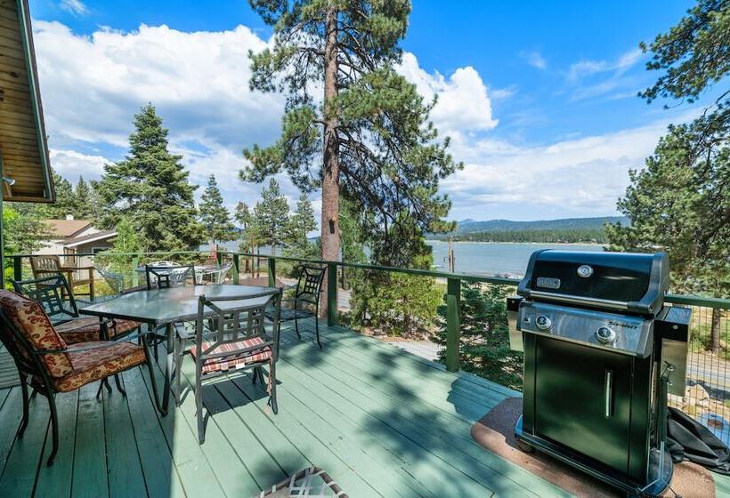 Moonlight Shores Lakefront