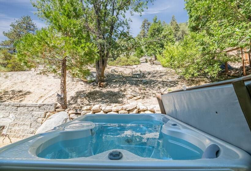 Moonlight Shores Lakefront