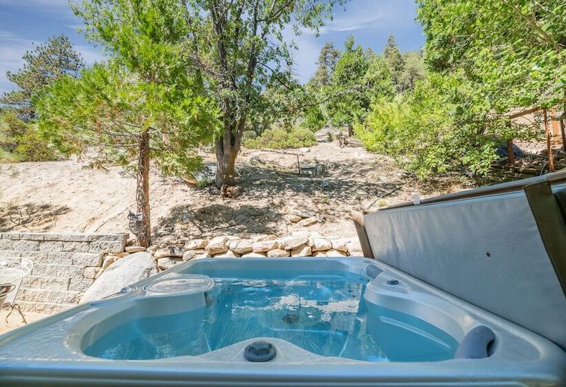 Moonlight Shores Lakefront