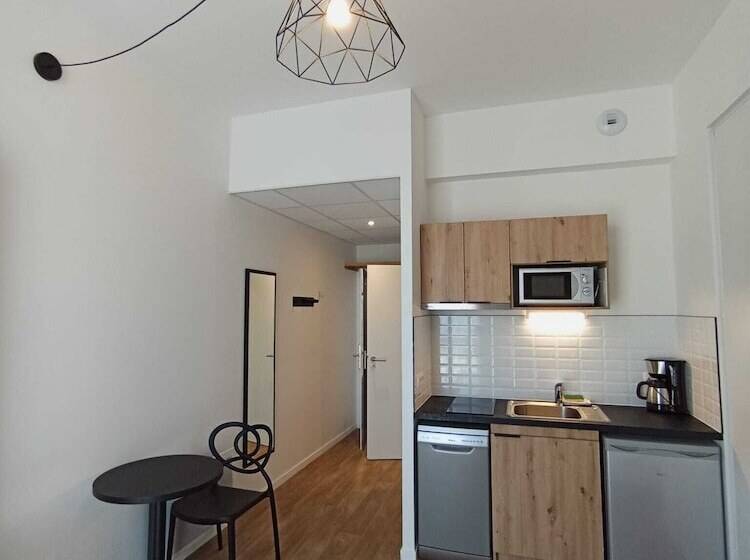 Nemea Appart Hôtel Coliseum Amiens Centre