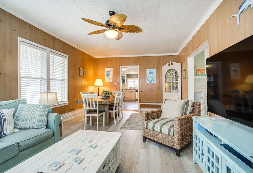 Ocean City Escape W/ Cozy Porch: Walk To Boardwalk