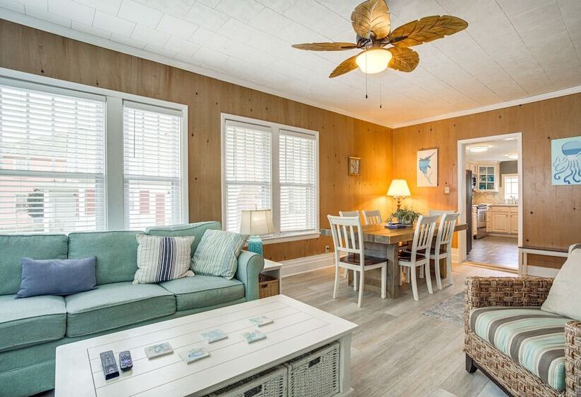 Ocean City Escape W/ Cozy Porch: Walk To Boardwalk