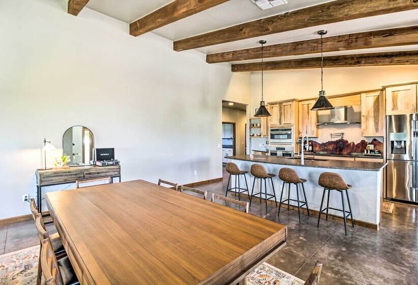 Pastoral Elgin Escape W/ Covered Patio & Grill!