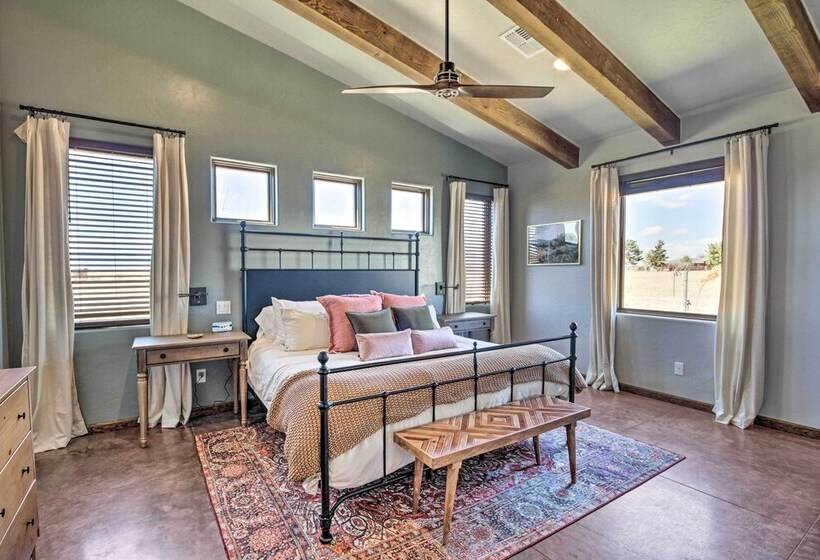 Pastoral Elgin Escape W/ Covered Patio & Grill!