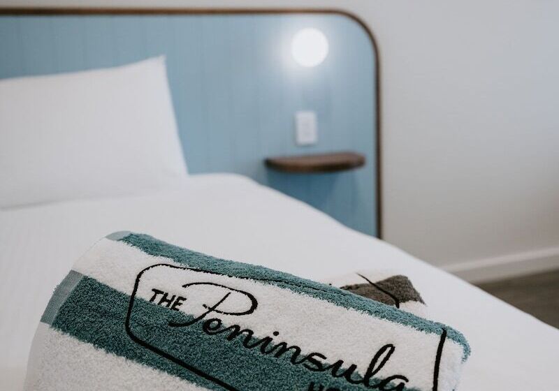 Peninsula Hotel Motel