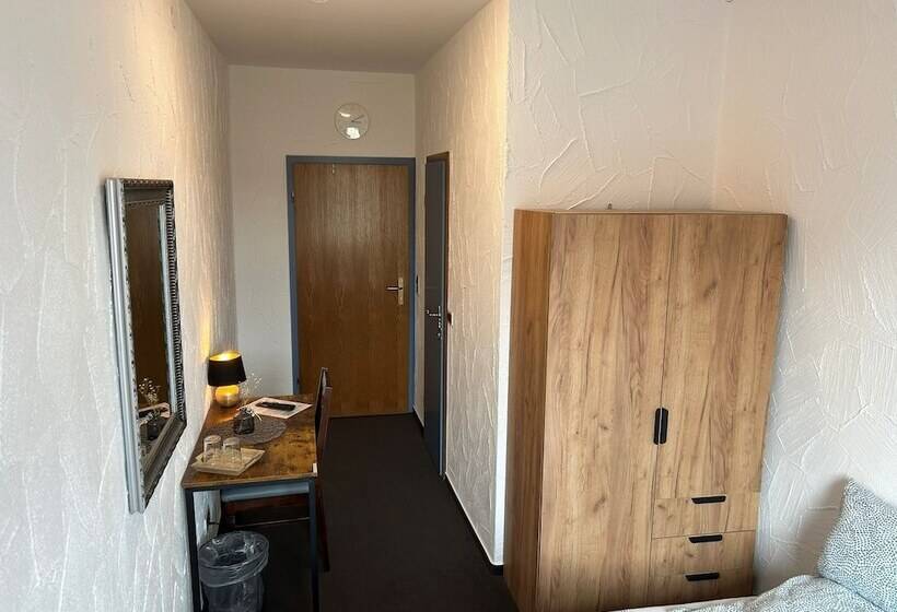 ペンション Family And Friends Hassloch