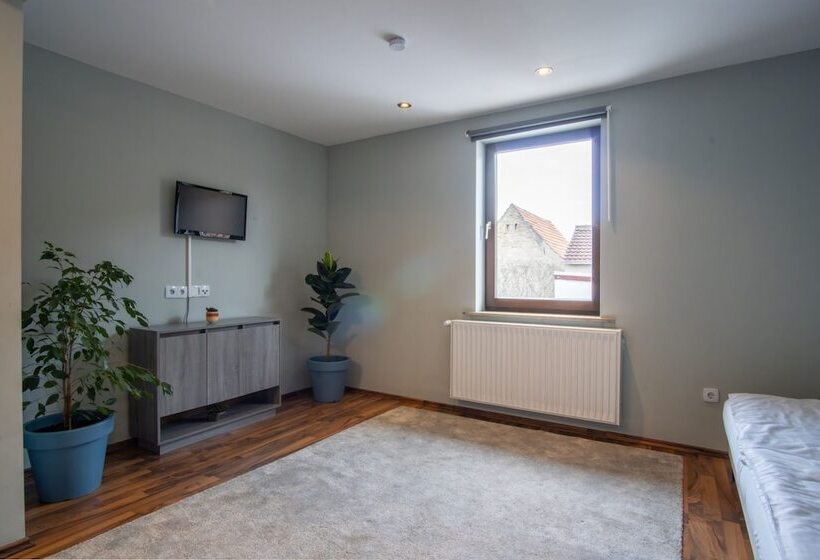 ペンション Family And Friends Hassloch