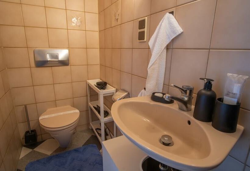 ペンション Family And Friends Hassloch