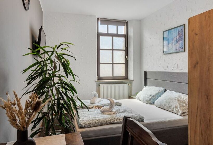 ペンション Family And Friends Hassloch