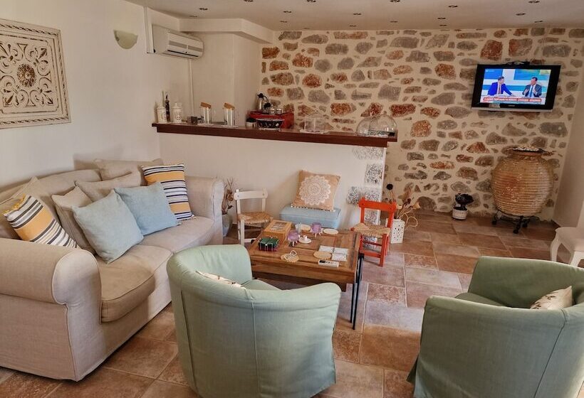 פנסיון Focalion Castle Luxury Suites