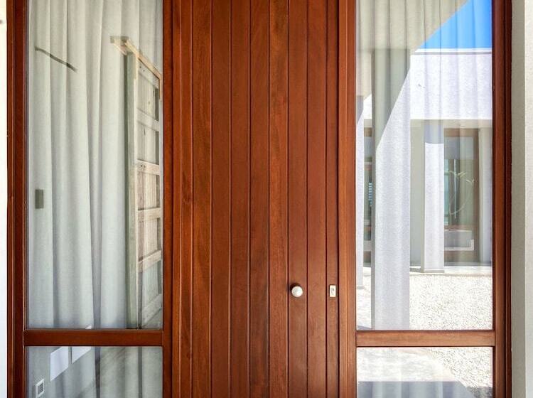 פנסיון Lele  Guesthouse