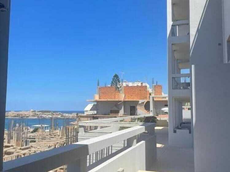 פנסיון Vivian Art Apartments