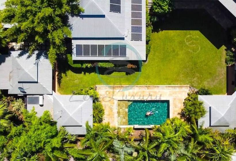 بنسيون Zenhouse Nightcliff   6br Tropical Oasis