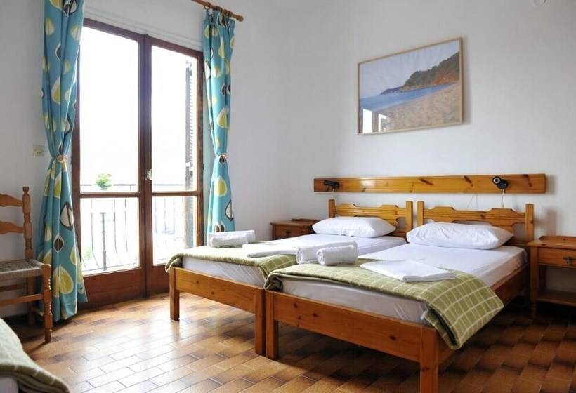 Pension Margarita Triple Room1