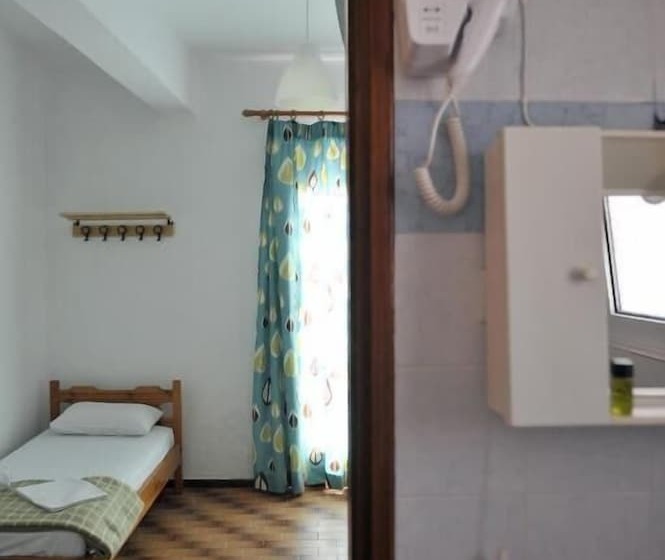 Pension Margarita Triple Room1