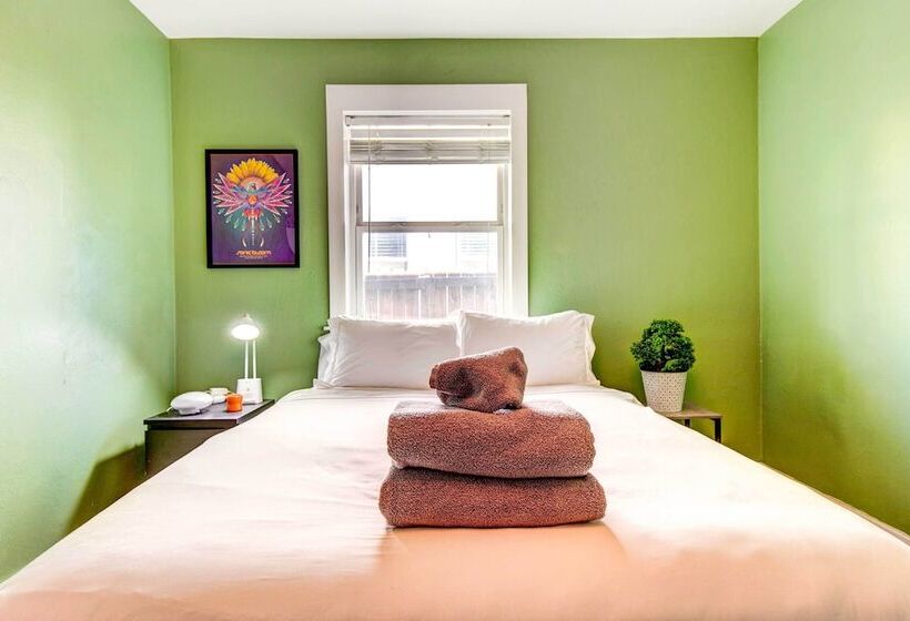 Pet Friendly Denver Home: Walk To Restaurants