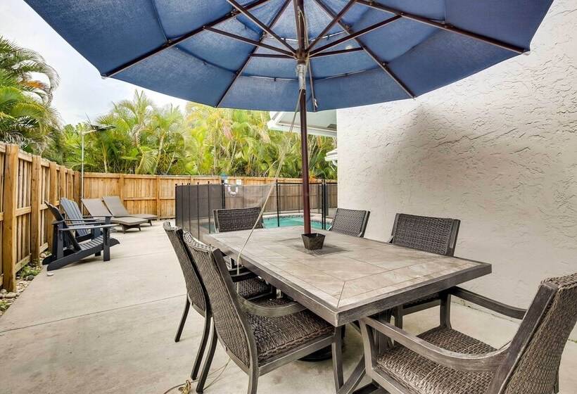 Pet Friendly Paradise W/ Pool ~ 6 Mi To Beach!