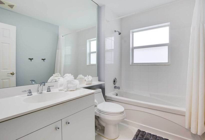 Pet Friendly Paradise W/ Pool ~ 6 Mi To Beach!