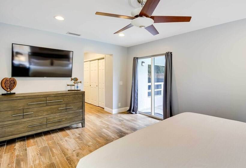 Pet Friendly Paradise W/ Pool ~ 6 Mi To Beach!