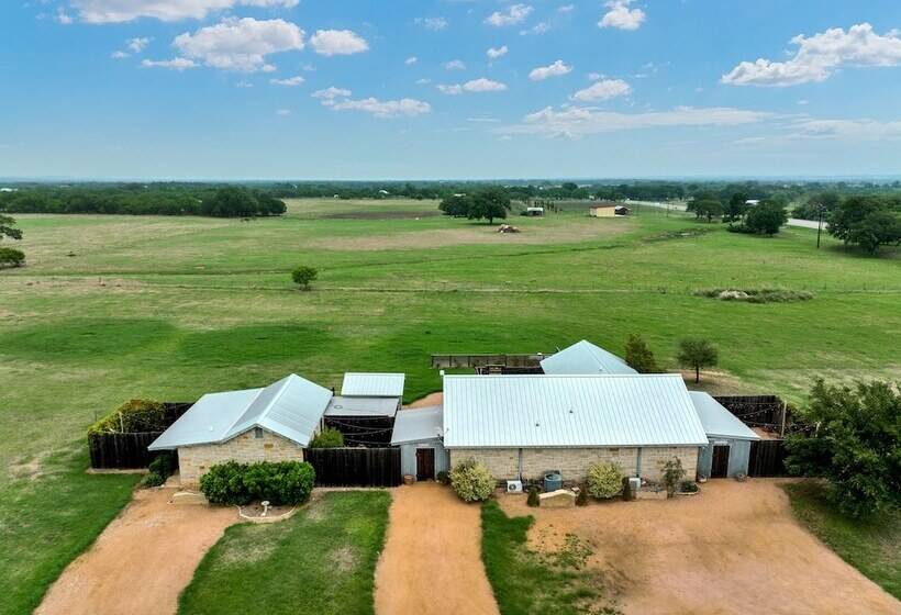 Private Luxury Retreat With Hot Tub 10mins To Fred!