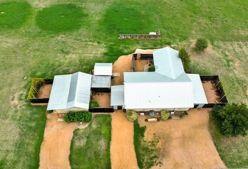 Private Luxury Retreat With Hot Tub 10mins To Fred!