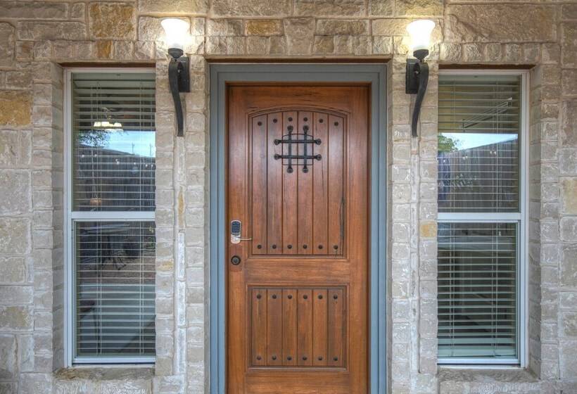 Private Luxury Retreat With Hot Tub 10mins To Fred!