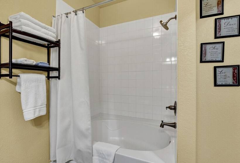 Private Luxury Retreat With Hot Tub 10mins To Fred!