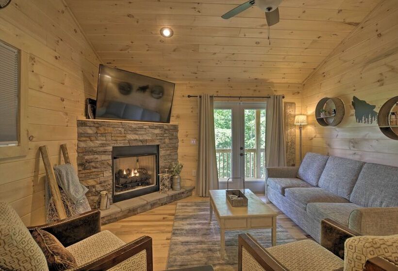 Private Hot Tub & Ev Charger: Cozy Murphy Cabin!