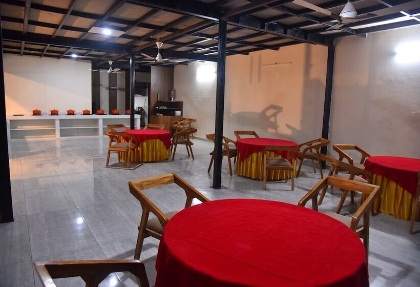 Qcent Woods Spa & Resort