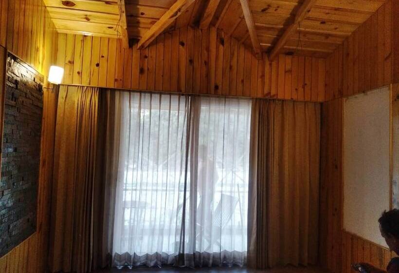 Qcent Woods Spa & Resort