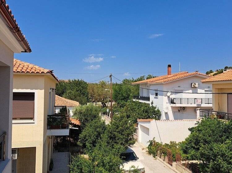 Rafkon Luxury Apartments   Myrina