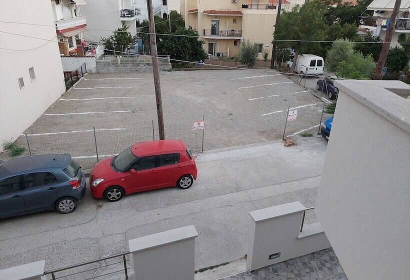 Rafkon Luxury Apartments   Myrina