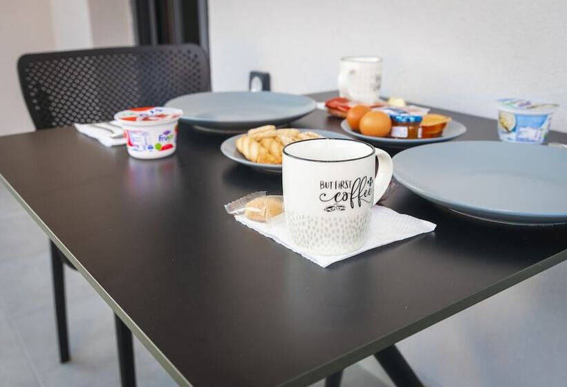 Rafkon Luxury Apartments   Myrina