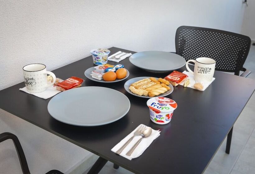 Rafkon Luxury Apartments   Myrina