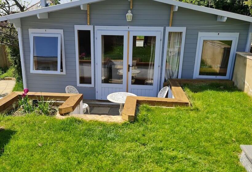 Remarkable 1 Bed Cabin In Hythe