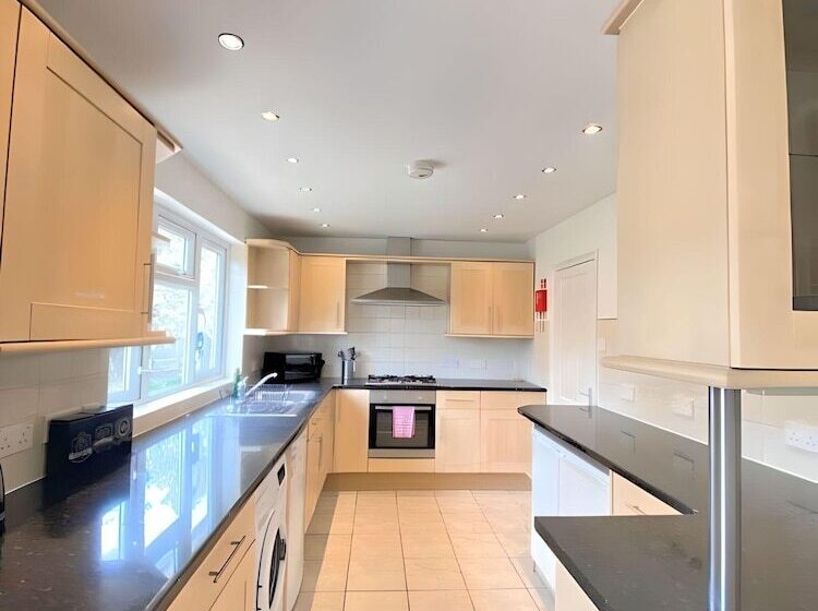 Резиденция Airport Comfy Stay