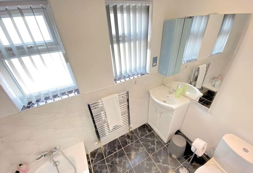 Резиденция Airport Comfy Stay