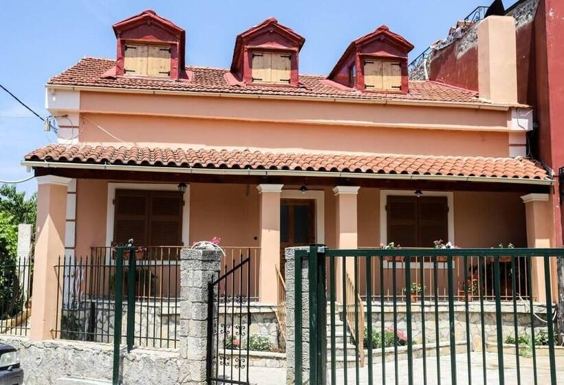 إقامة Beautiful 8 Bed House In Corfu