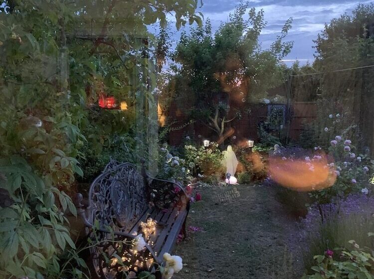 إقامة Captivating 2 Bed House In Amesbury, Salisbury