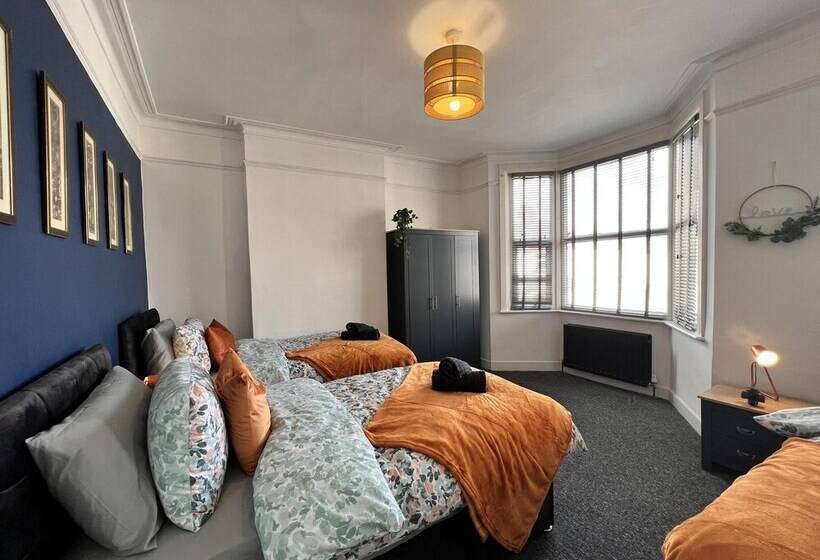 דירת נופש Captivating 2bed House In Southend Pet Friendly!