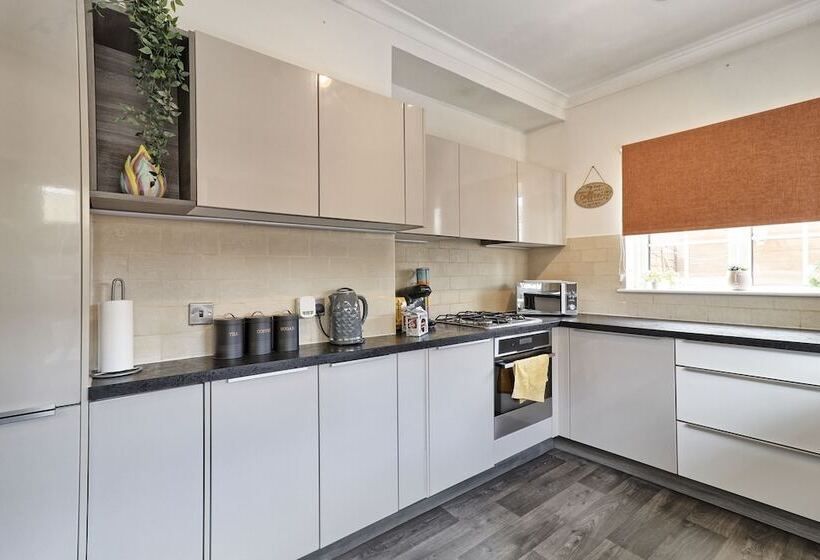 דירת נופש Captivating 2bed House In Southend Pet Friendly!