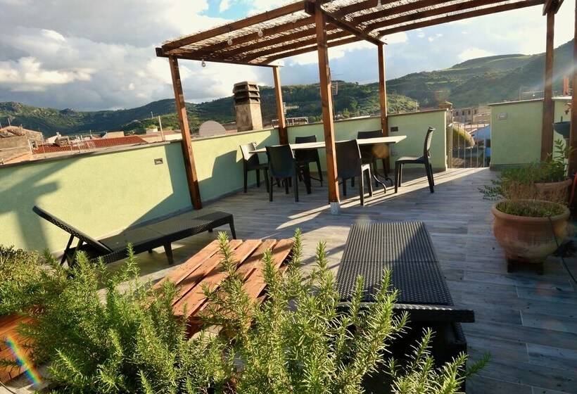 Rezidans Charming, Spacious 3 Bedroom Townhouse