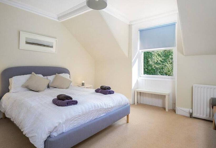 레지던스 Lovely 6 Bed Country House With Pool, Nr Arbroath