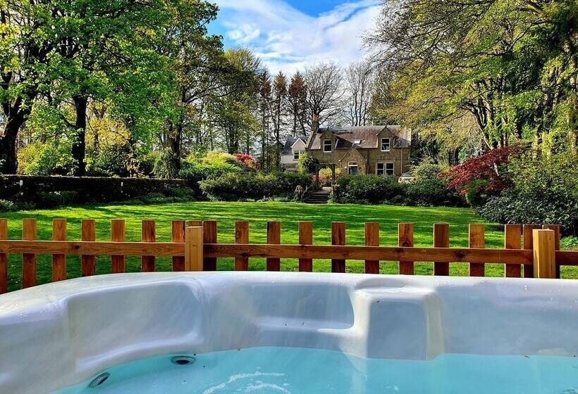 레지던스 Lovely 6 Bed Country House With Pool, Nr Arbroath